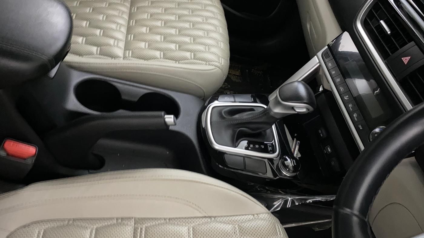 2023 KIA SELTOS HTX IVT, Petrol, Automatic, 43,436 km, Gear Lever