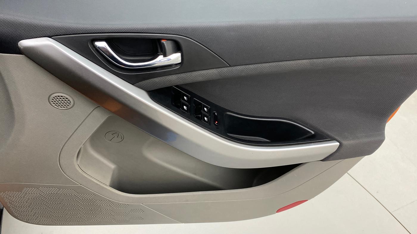 2018 Tata NEXON XZ PLUS PETROL, Petrol, Manual, 46,978 km, Driver Side Door Panels Control