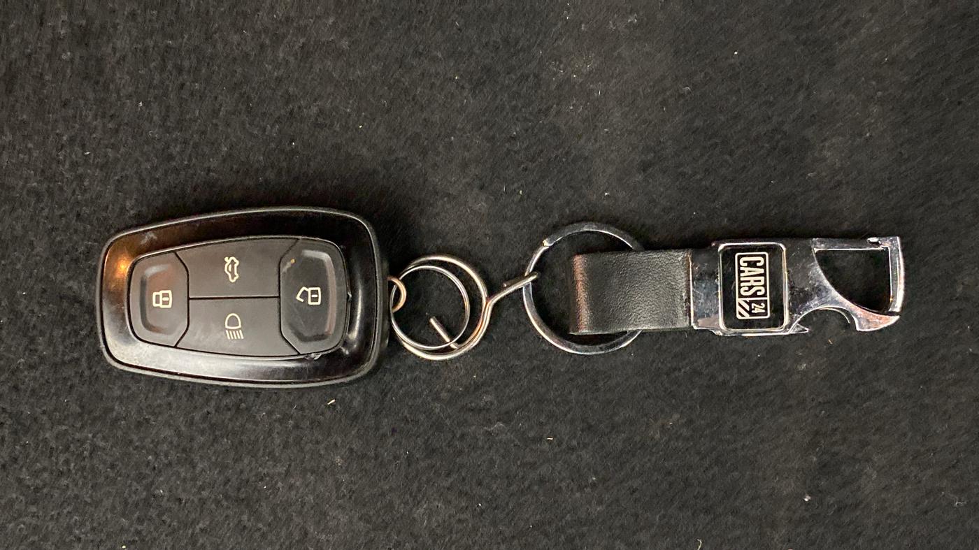2018 Tata NEXON XZ PLUS PETROL, Petrol, Manual, 46,978 km, Key Close Up