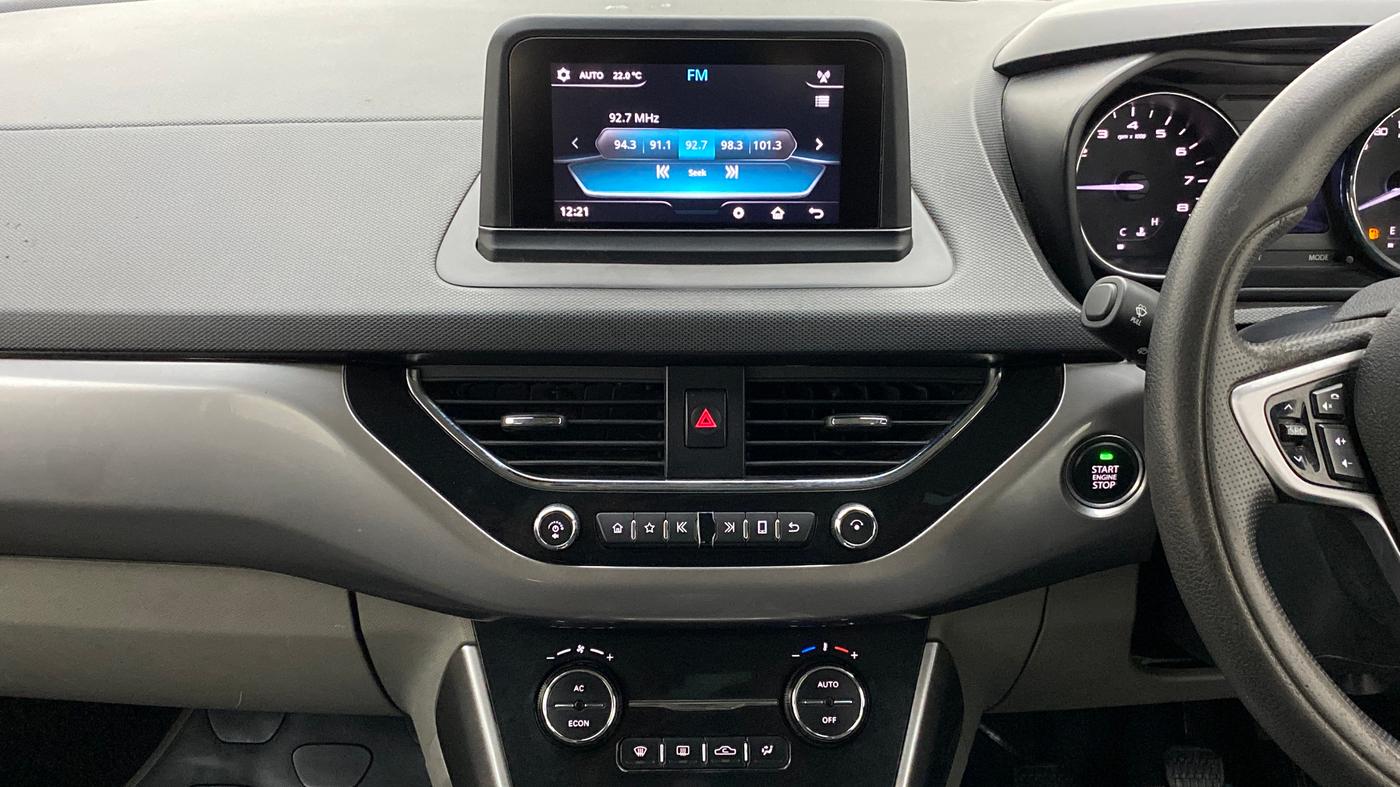 2018 Tata NEXON XZ PLUS PETROL, Petrol, Manual, 46,978 km, Air Conditioner