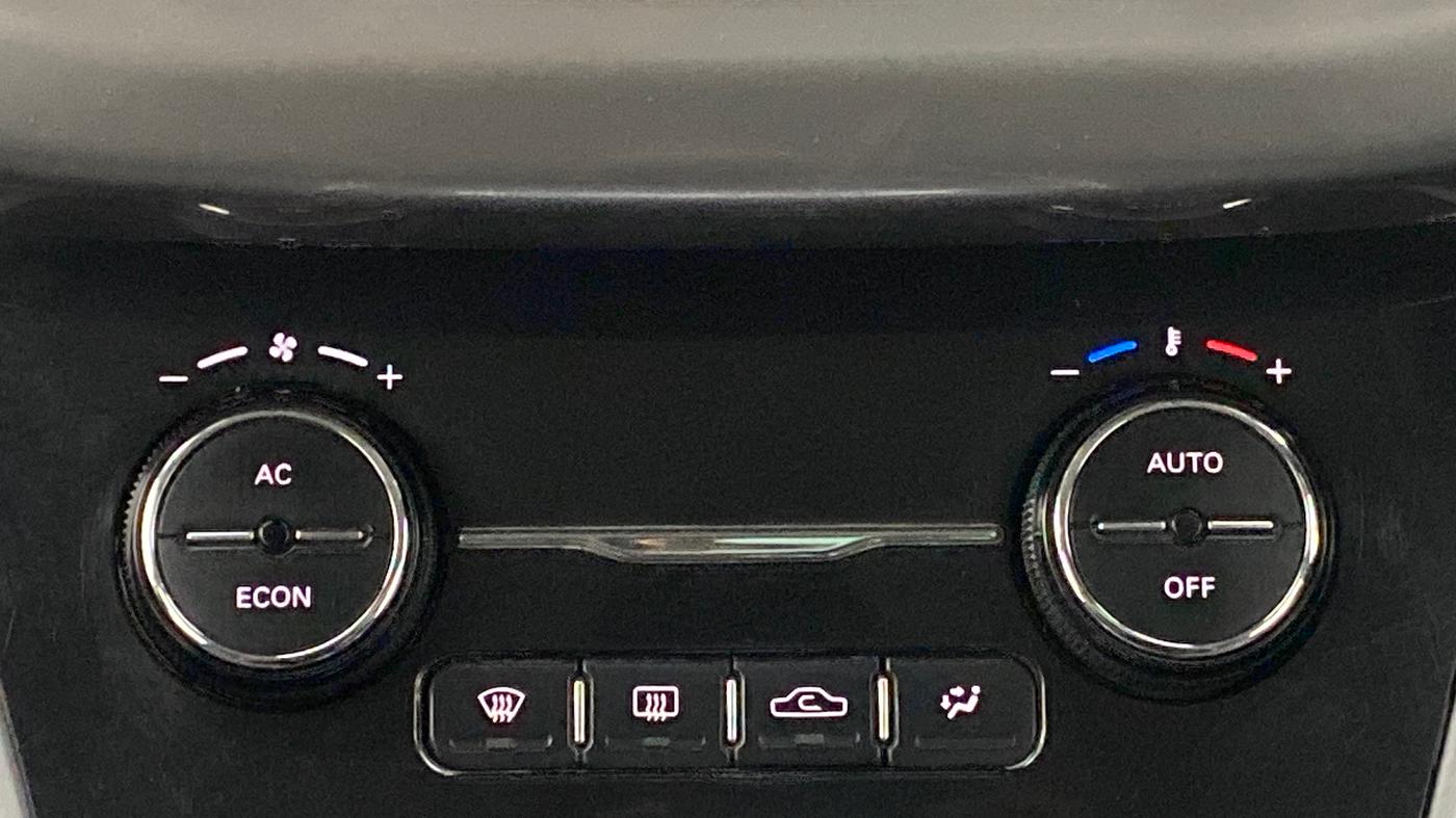 2018 Tata NEXON XZ PLUS PETROL, Petrol, Manual, 46,978 km, Automatic Climate Control