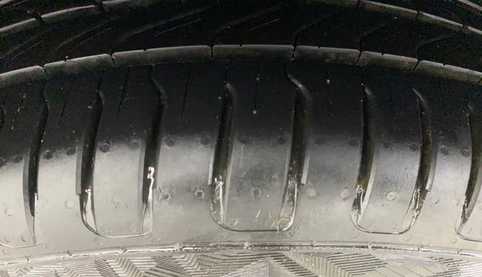 2020 Tata NEXON XZA PLUS PETROL, Petrol, Automatic, 73,896 km, Right Rear Tyre Tread