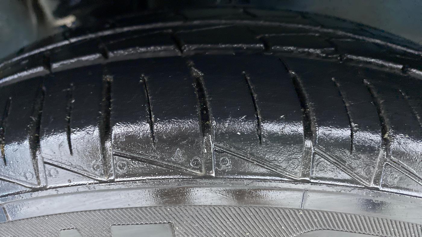 2020 Maruti Alto VXI, Petrol, Manual, 11,234 km, Left Front Tyre Tread