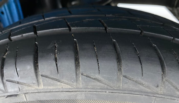 2020 Maruti Alto VXI, Petrol, Manual, 11,234 km, Right Rear Tyre Tread