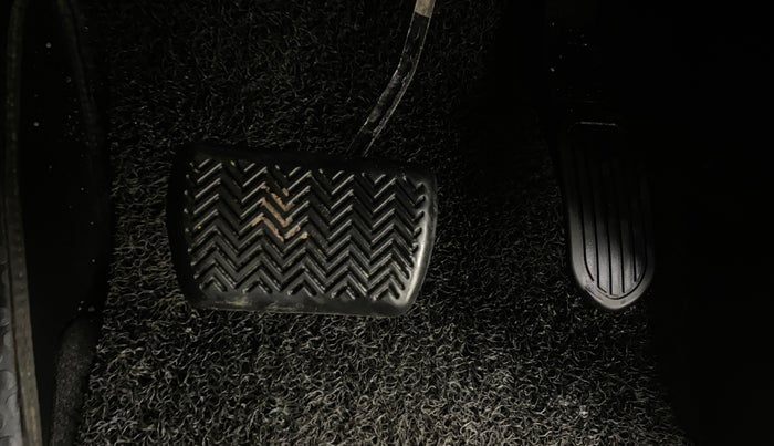 2022 Toyota Innova Crysta 2.7 ZX AT 7 STR, Petrol, Automatic, 32,464 km, Pedals