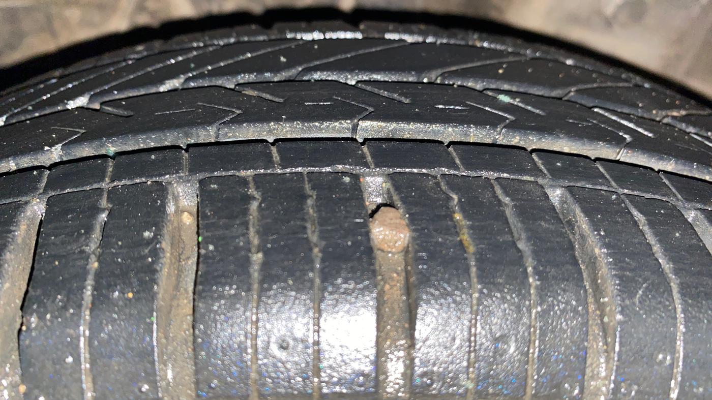 2013 Hyundai Eon SPORTZ, Petrol, Manual, 62,943 km, Right Rear Tyre Tread