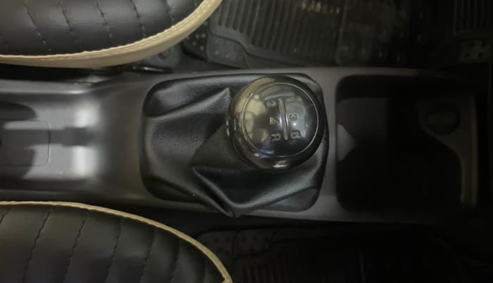2013 Hyundai Eon SPORTZ, Petrol, Manual, 62,943 km, Gear Lever