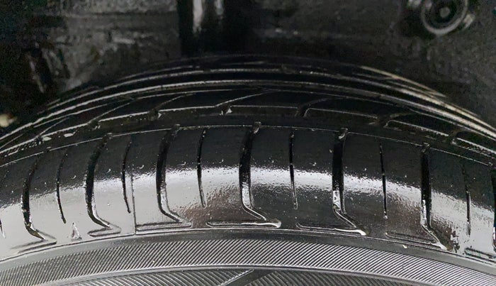 2014 Maruti Celerio VXI AMT, Petrol, Automatic, 62,177 km, Right Rear Tyre Tread