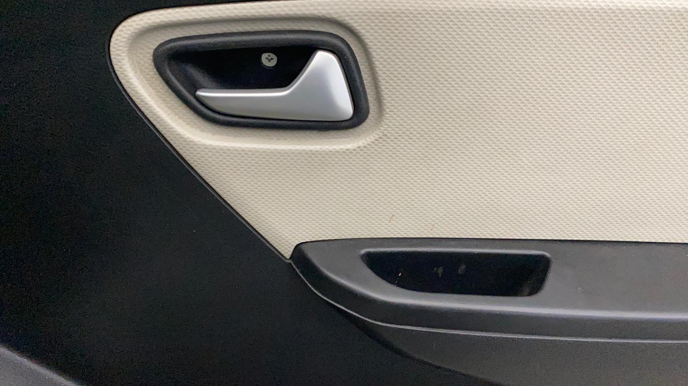 2020 Maruti Alto VXI, Petrol, Manual, 48,656 km, Driver Side Door Panels Control