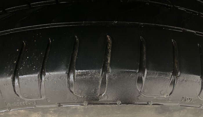 2014 Maruti Ertiga VXI ABS, Petrol, Manual, 1,11,542 km, Left Rear Tyre Tread