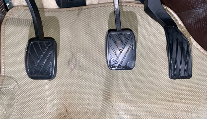 2014 Maruti Ertiga VXI ABS, Petrol, Manual, 1,11,542 km, Pedals