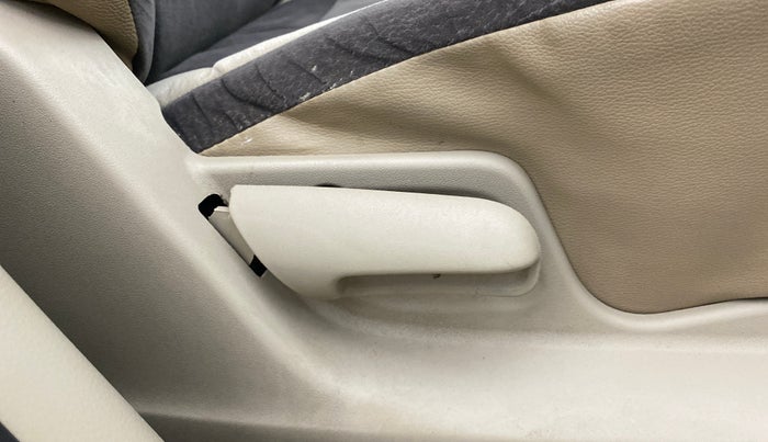 2014 Maruti Ertiga VXI ABS, Petrol, Manual, 1,11,542 km, Driver Side Adjustment Panel