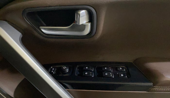 2023 Mahindra SCORPIO-N Z8 L DIESEL MT 2WD 7 STR, Diesel, Manual, 90,009 km, Driver Side Door Panels Control