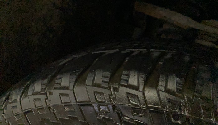 2023 Mahindra SCORPIO-N Z8 L DIESEL MT 2WD 7 STR, Diesel, Manual, 90,009 km, Left Front Tyre Tread