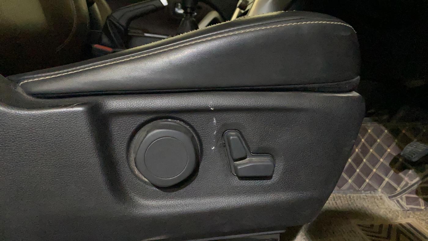 2023 Mahindra SCORPIO-N Z8 L DIESEL MT 2WD 7 STR, Diesel, Manual, 88,881 km, Driver Side Adjustment Panel