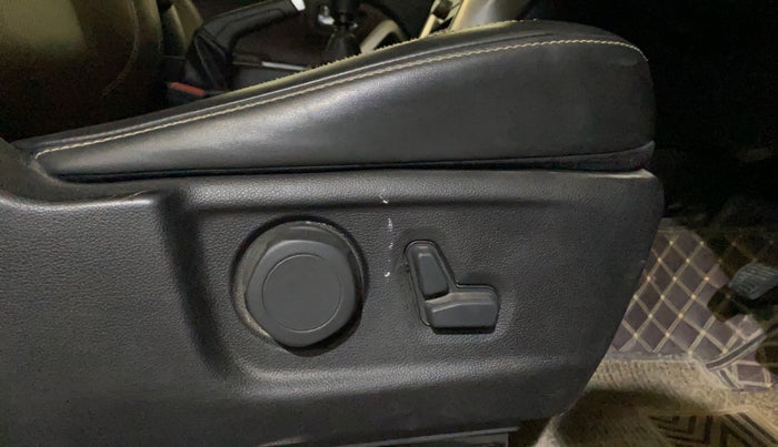 2023 Mahindra SCORPIO-N Z8 L DIESEL MT 2WD 7 STR, Diesel, Manual, 90,009 km, Driver Side Adjustment Panel