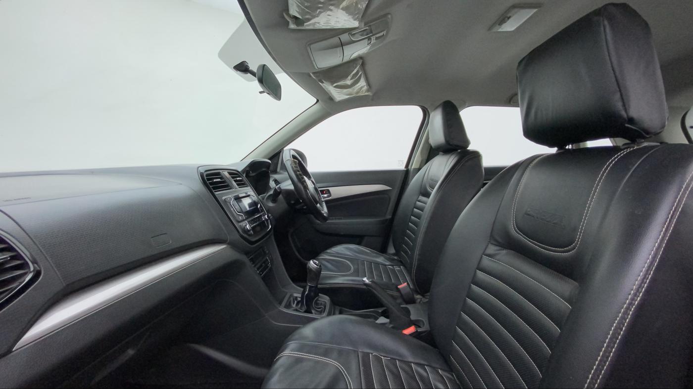 2016 Maruti Vitara Brezza ZDI, Diesel, Manual, 53,851 km, Right Side Front Door Cabin