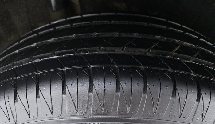 2018 Maruti Vitara Brezza ZDI, Diesel, Manual, 55,534 km, Right Rear Tyre Tread