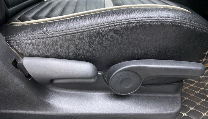 2018 Maruti Vitara Brezza ZDI, Diesel, Manual, 55,534 km, Driver Side Adjustment Panel