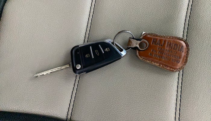 2018 Mahindra XUV500 W6, Diesel, Manual, 69,710 km, Key Close Up