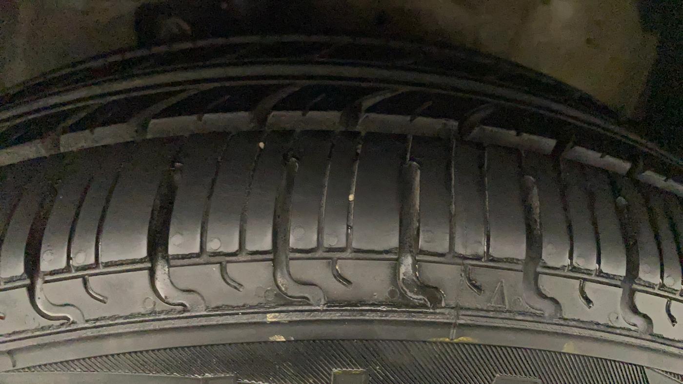 2014 Maruti Celerio VXI AMT, Petrol, Automatic, 35,868 km, Right Front Tyre Tread