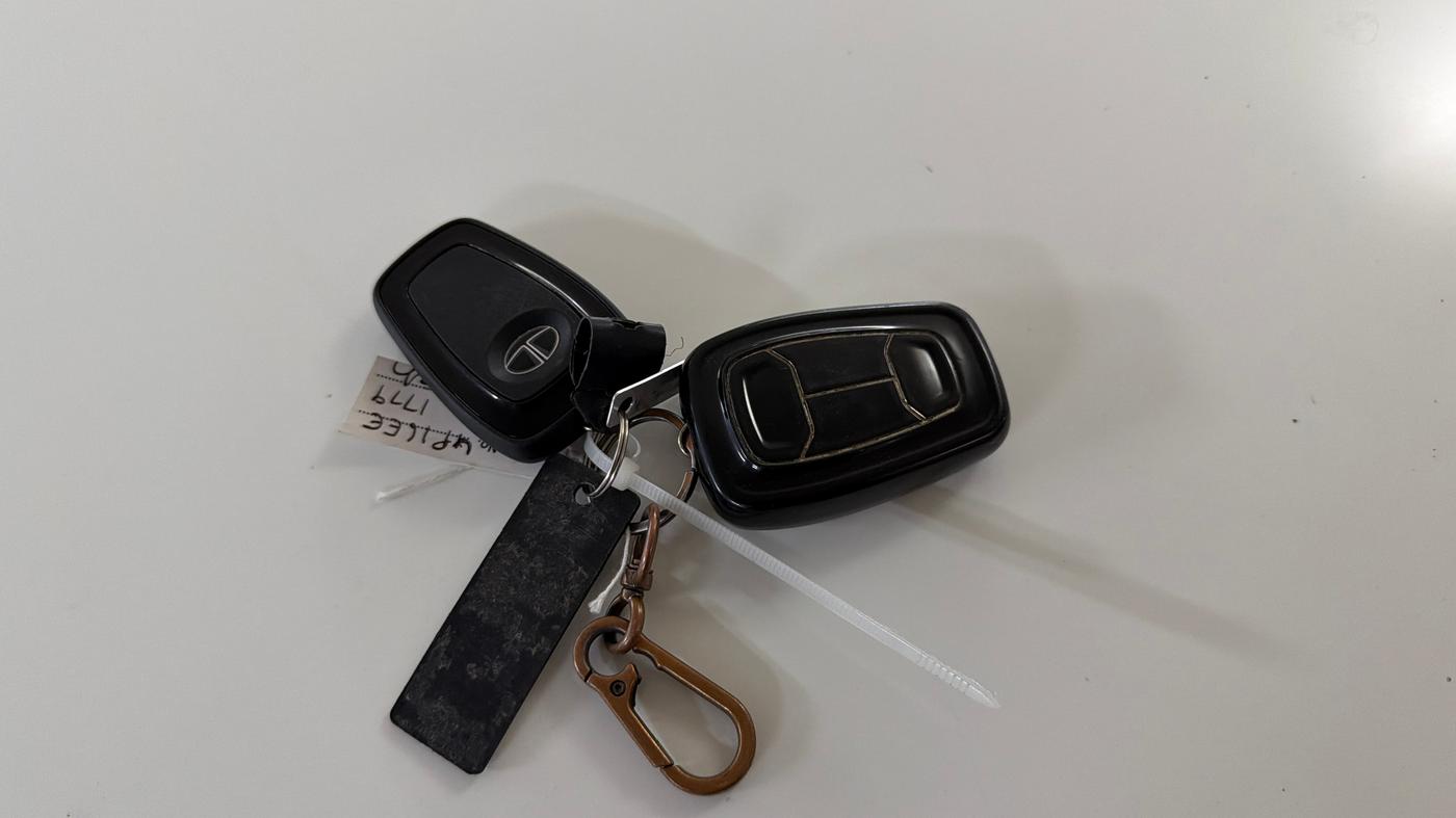 2024 Tata PUNCH ACCOMPLISHED DAZZLE PACK AMT, Petrol, Automatic, 42,564 km, Key Close Up