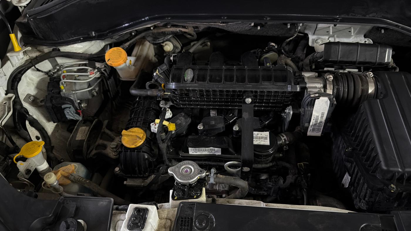 2024 Tata PUNCH ACCOMPLISHED DAZZLE PACK AMT, Petrol, Automatic, 42,564 km, Engine View - Right