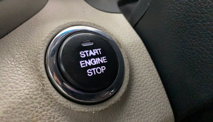 2021 Mahindra XUV300 W8 (O) 1.5 DIESEL AMT, Diesel, Automatic, 79,822 km, Keyless Start/ Stop Button