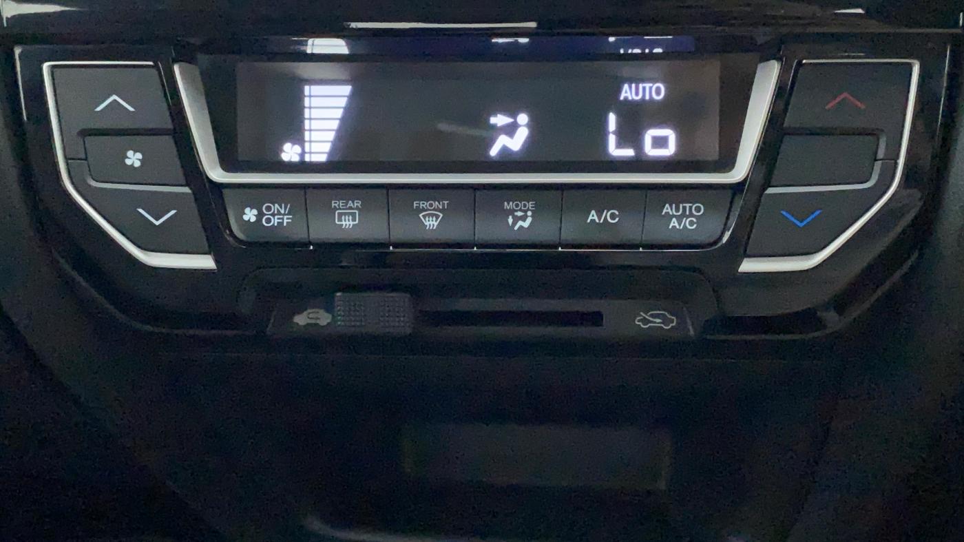 2016 Honda BR-V 1.5L I-VTEC V, Petrol, Manual, 49,688 km, Automatic Climate Control