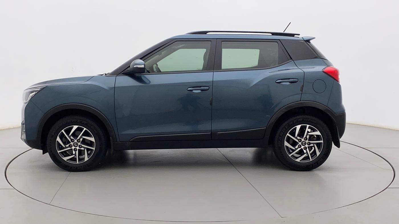 2022 Mahindra XUV300 W8 (O) 1.2 PETROL AMT, Petrol, Automatic, 6,910 km, Left Side