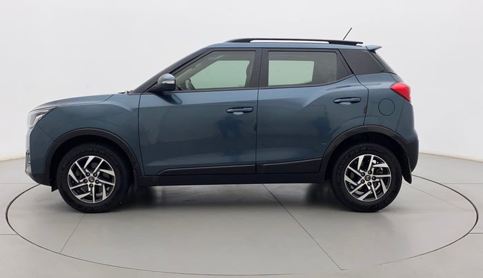 2022 Mahindra XUV300 W8 (O) 1.2 PETROL AMT, Petrol, Automatic, 6,910 km, Left Side