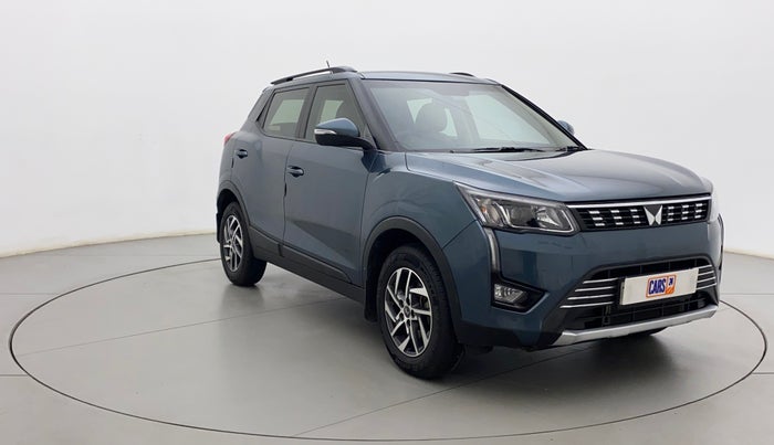 2022 Mahindra XUV300 W8 (O) 1.2 PETROL AMT, Petrol, Automatic, 6,910 km, Right Front Diagonal