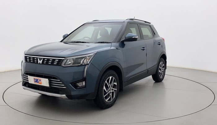 2022 Mahindra XUV300 W8 (O) 1.2 PETROL AMT, Petrol, Automatic, 6,910 km, Left Front Diagonal
