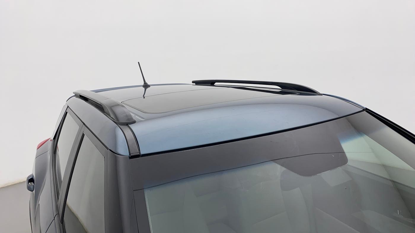 2022 Mahindra XUV300 W8 (O) 1.2 PETROL AMT, Petrol, Automatic, 6,910 km, Roof