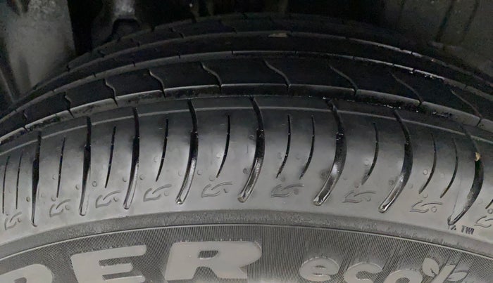 2022 Mahindra XUV300 W8 (O) 1.2 PETROL AMT, Petrol, Automatic, 6,910 km, Left Rear Tyre Tread