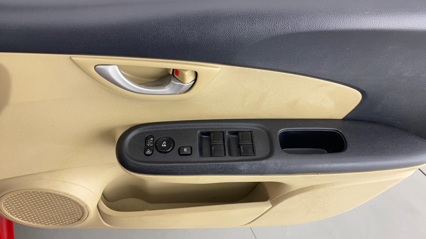 2015 Honda Brio 1.2 VX AT I VTEC, Petrol, Automatic, 18,942 km, Driver Side Door Panels Control