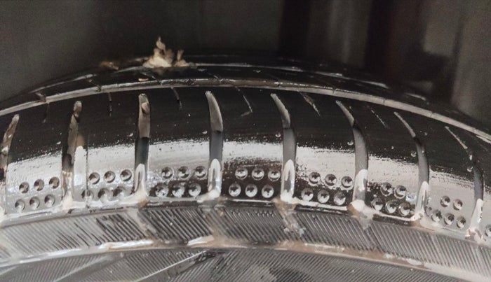 2015 Maruti Swift ZXI, Petrol, Manual, 1,12,676 km, Left Rear Tyre Tread