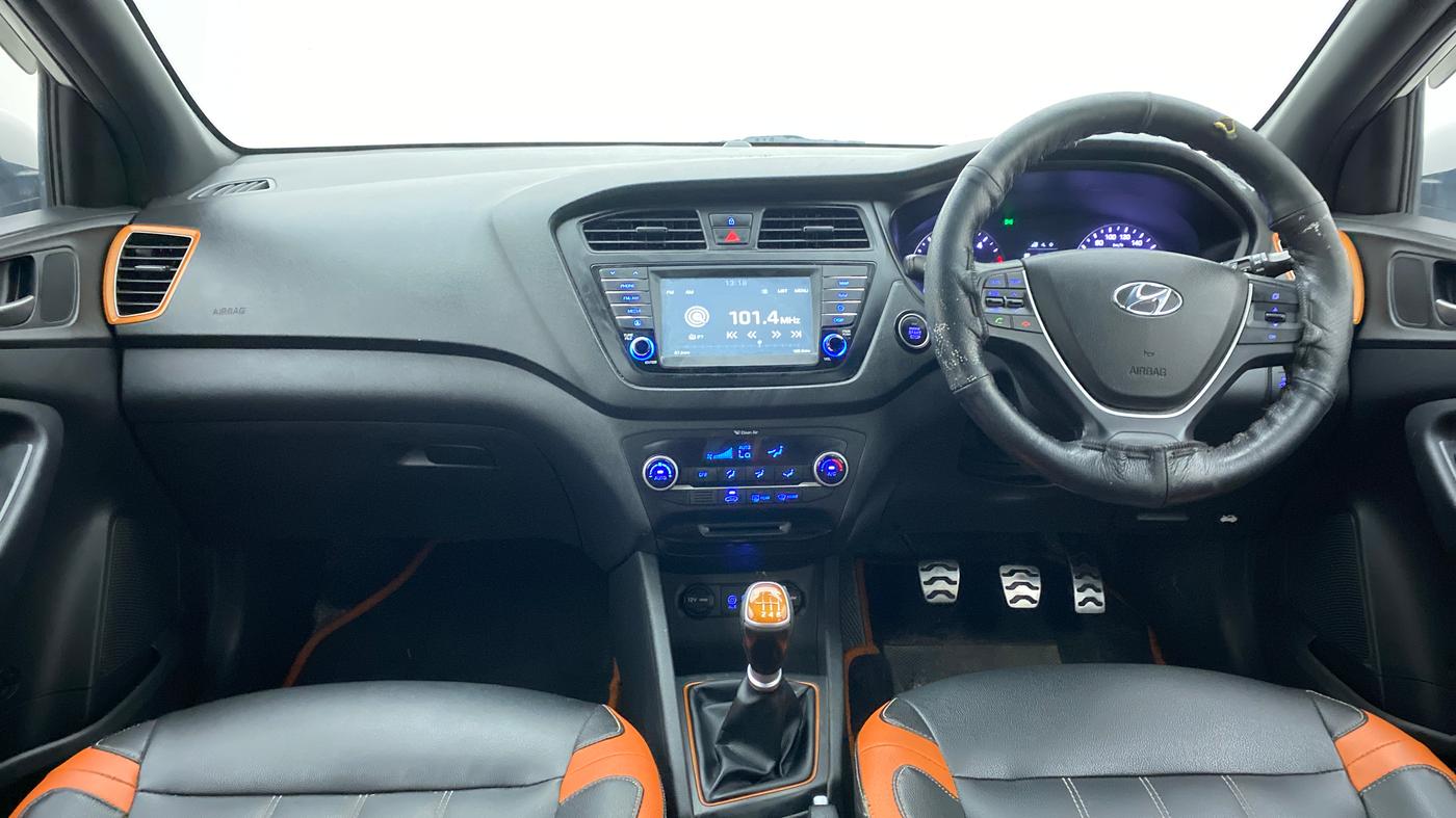 2017 Hyundai i20 Active 1.4 SX, Diesel, Manual, 93,800 km, Dashboard