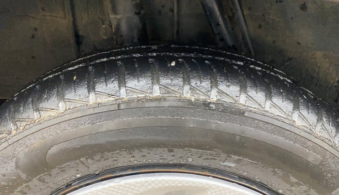 2021 Renault Kwid CLIMBER 1.0 (O), Petrol, Manual, 28,245 km, Right Rear Tyre Tread