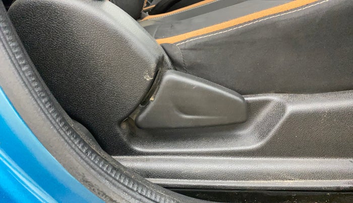 2021 Renault Kwid CLIMBER 1.0 (O), Petrol, Manual, 28,245 km, Driver Side Adjustment Panel