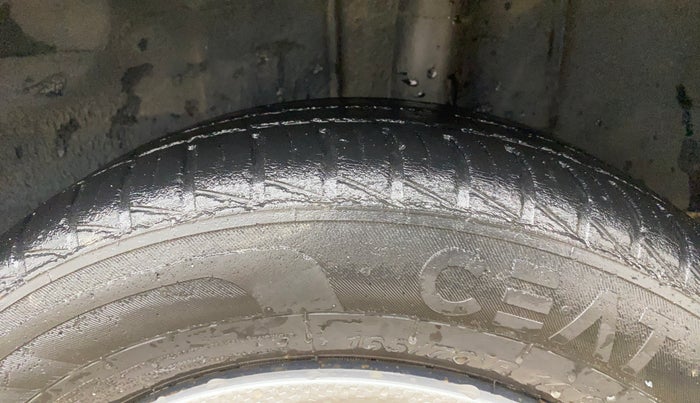 2021 Renault Kwid CLIMBER 1.0 (O), Petrol, Manual, 28,245 km, Left Rear Tyre Tread