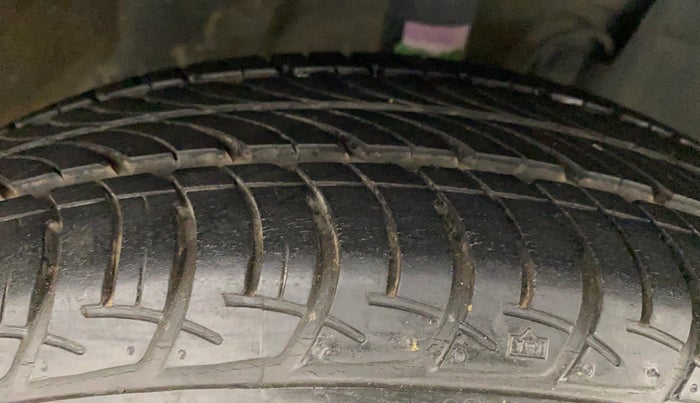 2019 Datsun Go Plus T(O), Petrol, Manual, 26,897 km, Right Front Tyre Tread