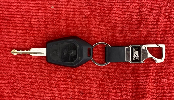 2015 Mahindra TUV300 T8, Diesel, Manual, 81,525 km, Key Close Up