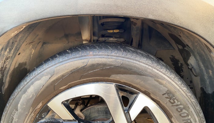 2021 Nissan MAGNITE XV PREMIUM, Petrol, Manual, 81,633 km, Left Front Tyre Tread