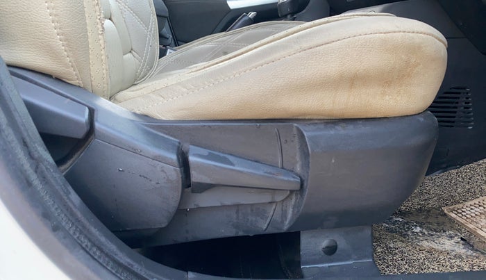 2021 Nissan MAGNITE XV PREMIUM, Petrol, Manual, 81,633 km, Driver Side Adjustment Panel