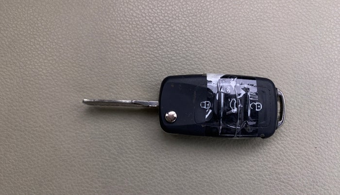 2017 Volkswagen Ameo HIGHLINE PLUS 1.5L AT 16 ALLOY, Diesel, Automatic, 1,37,489 km, Key Close Up