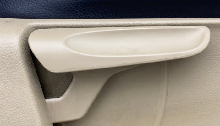 2017 Volkswagen Ameo HIGHLINE PLUS 1.5L AT 16 ALLOY, Diesel, Automatic, 1,37,489 km, Driver Side Adjustment Panel