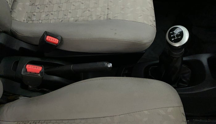2016 Maruti Wagon R 1.0 VXI, Petrol, Manual, 88,336 km, Gear Lever