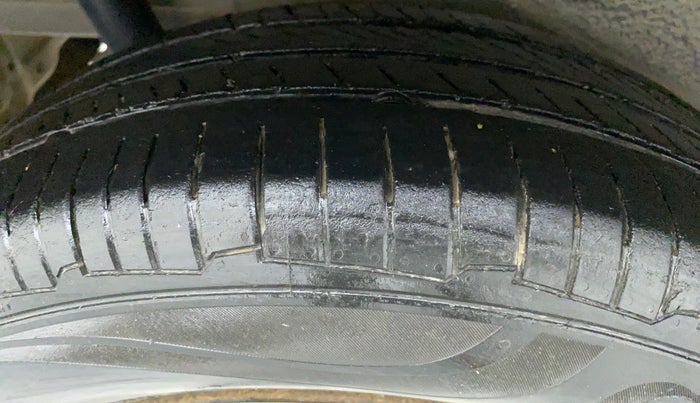 2016 Maruti Wagon R 1.0 VXI, Petrol, Manual, 88,336 km, Right Rear Tyre Tread