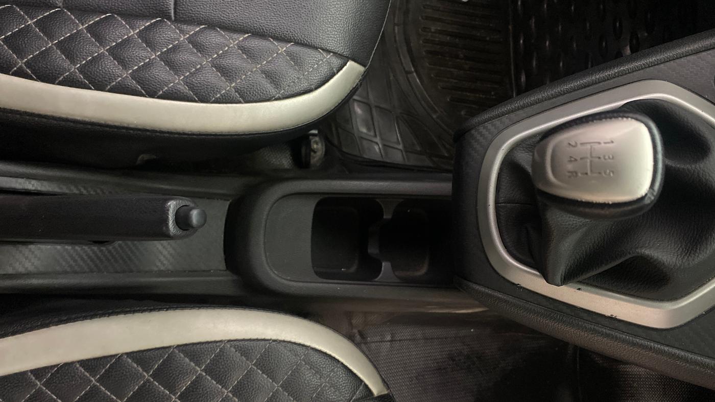 2018 Datsun Go Plus A(O), Petrol, Manual, 55,781 km, Gear Lever